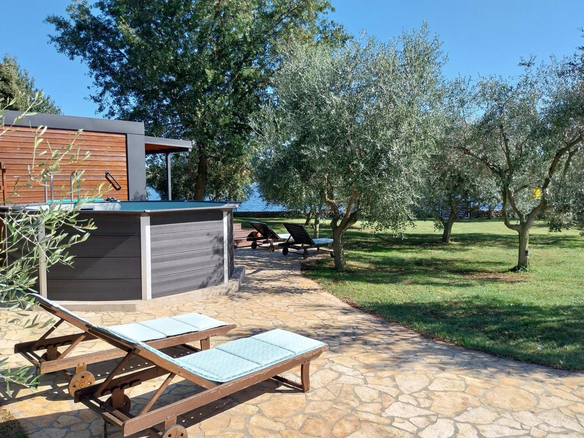 Beach House Ive With Jacuzzi, Pool, Playground And Bbq In An Olive Grove With A Beach, Pomer - Istria Exterior foto